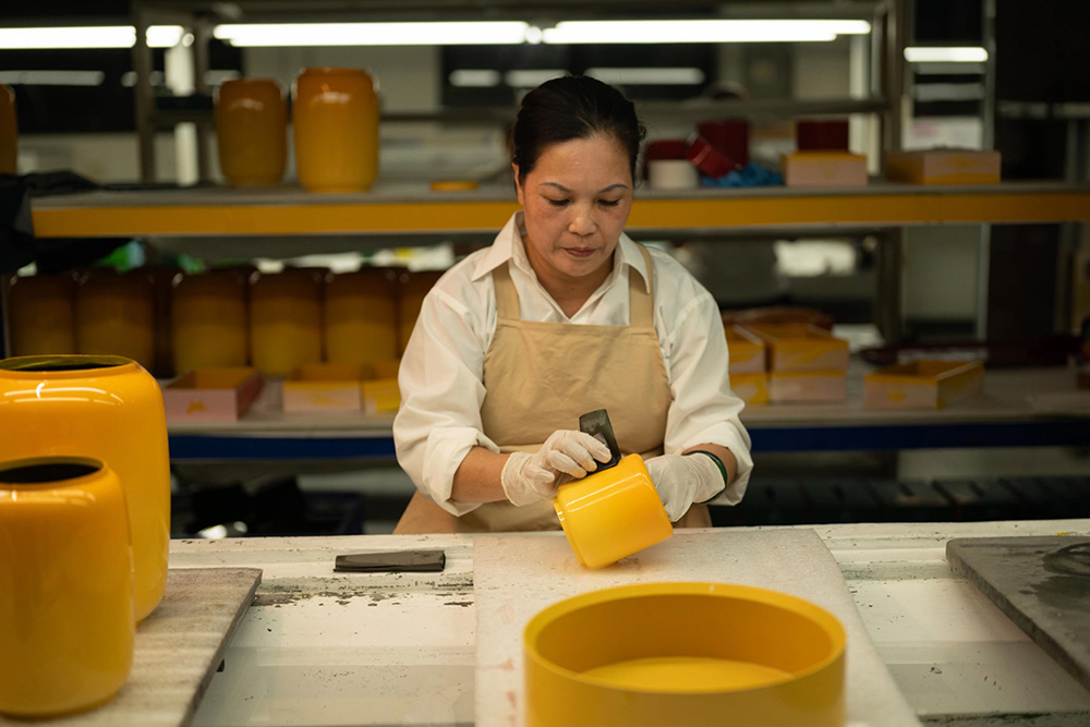 Sản Phẩm Sơn Mài Thủ Công Việt Nam: Độc Đáo Trong Mỗi Đường Vân, Tinh Hoa Trong Mỗi Sản Phẩm