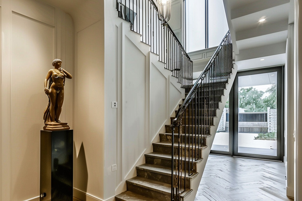 Parisian Chic: Giải mã vẻ đẹp độc bản thơ mộng của nghệ thuật sống Pháp