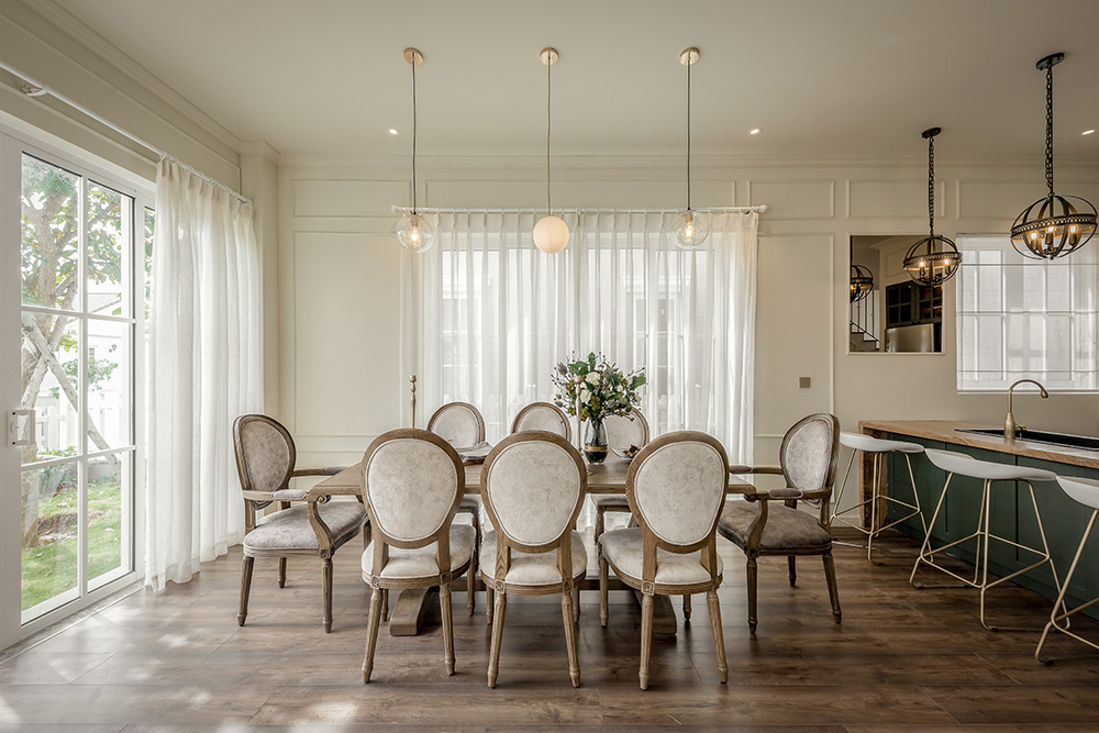 Parisian Chic: Giải mã vẻ đẹp độc bản thơ mộng của nghệ thuật sống Pháp